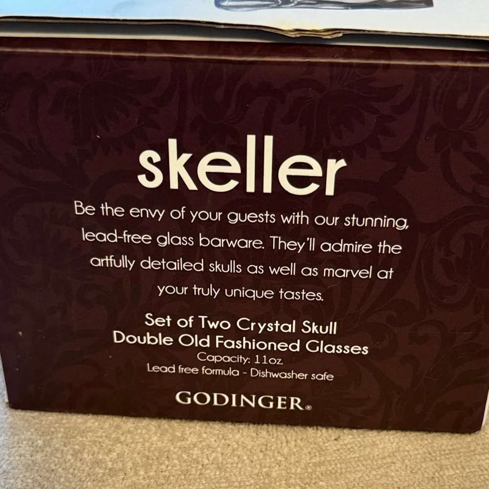 Skeller Crystal Skull Glasses Set